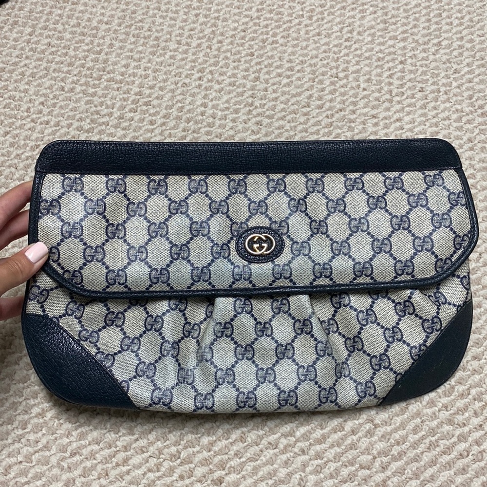 Vintage Gucci clutch
